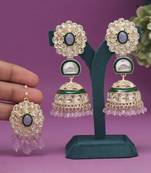 Light purple color kundan earrings with maang tikka