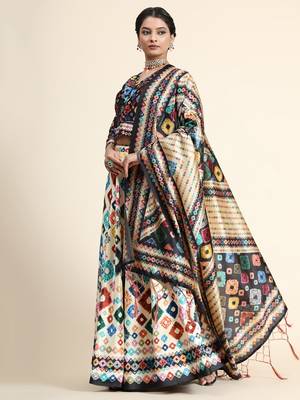 White Semi-Stitched Lehenga Choli Set With DUpatta 2