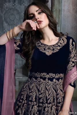 Navy blue embroidered velvet patiyala suit 3