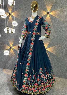 Full flared hand embroidered gown with dupatta sets 3