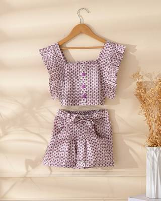 Girl's white printed top and shorts set 1