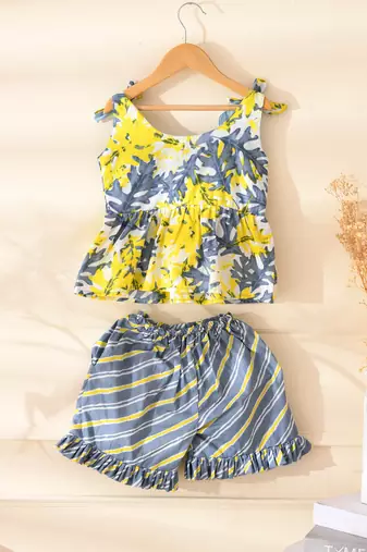 Girl's grey printed top and shorts set