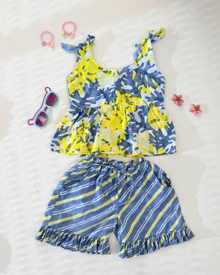 Girl's grey printed top and shorts set 4