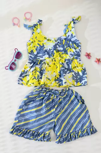 Girl's grey printed top and shorts set