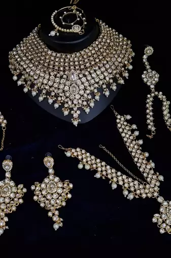 White silver heavy premium bridal designer jewellery set