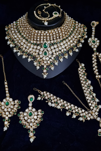 Green heavy premium bridal designer jewellery set