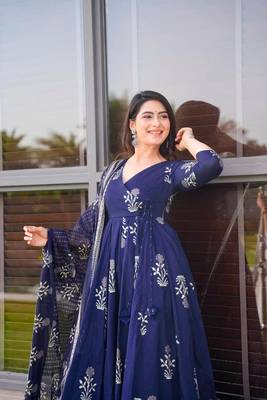 Pure maslin fabric kurta plazzo and dupatta set in royal blue 2