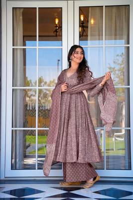Pure maslin fabric kurta plazzo and dupatta set in baby purple color 1