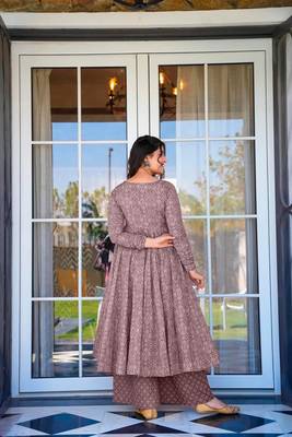 Pure maslin fabric kurta plazzo and dupatta set in baby purple color 4