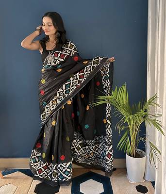 Black Printed Cotton Saree With Blouse 3