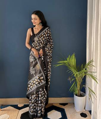 Black Printed Cotton Saree With Blouse 3