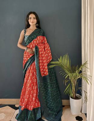 Red Printed Cotton Saree With Blouse 2