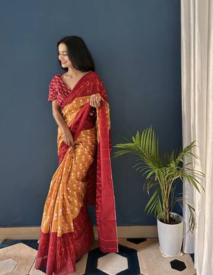 Mustard Printed Cotton Saree With Blouse 3