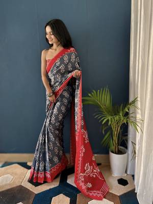 Grey Printed Cotton Saree With Blouse 3