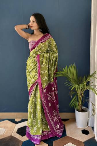 Green Printed Cotton Saree With Blouse