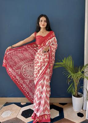 Red Printed Cotton Saree With Blouse 4