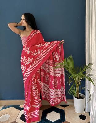 Red Printed Cotton Saree With Blouse 3