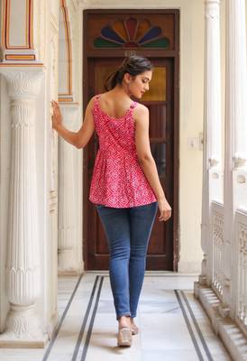 Women'S Bandhej Printed Sleeveless Top (Pink) 2