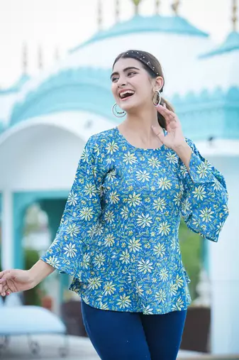 Women'S Floral Printed Regular Top (Blue)