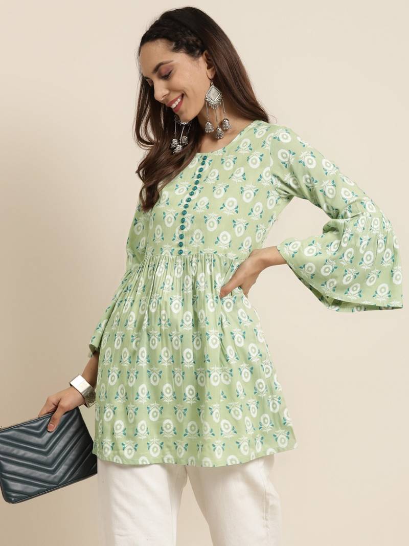 Women'S Rayon Floral Printed Flared Short Kurti (Green)