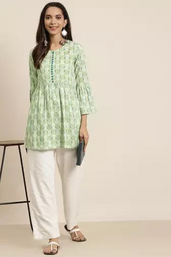 Women'S Rayon Floral Printed Flared Short Kurti (Green)