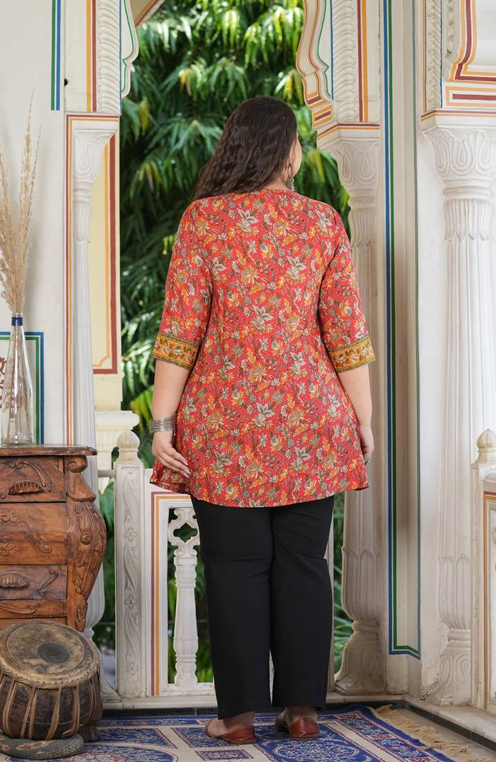 Women'S Plus Size Floral Placement Printed Short Kurti (Red)