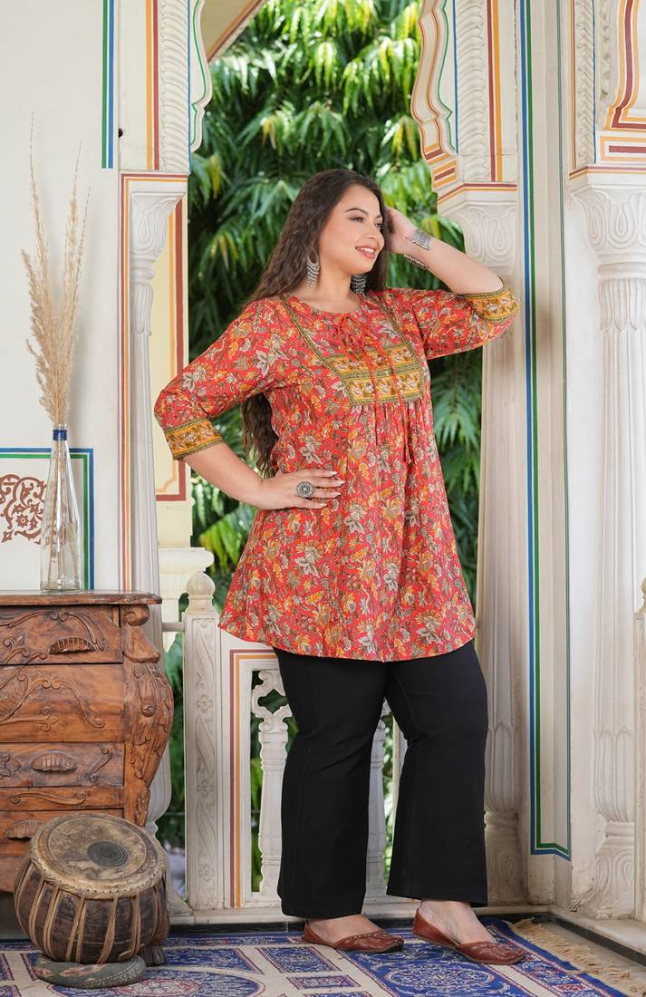 Women'S Plus Size Floral Placement Printed Short Kurti (Red)