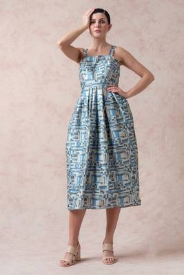 Casal grey pink print pure silk gown with shrug 3