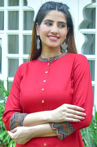 Women'S Rayon & Cotton Cambric Zig-Zag Printed A-Line Kurta