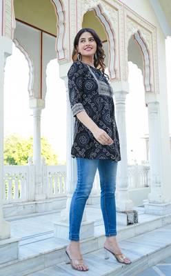 Women'S Cotton Bandhej Printed Short Kurti (Black) 1
