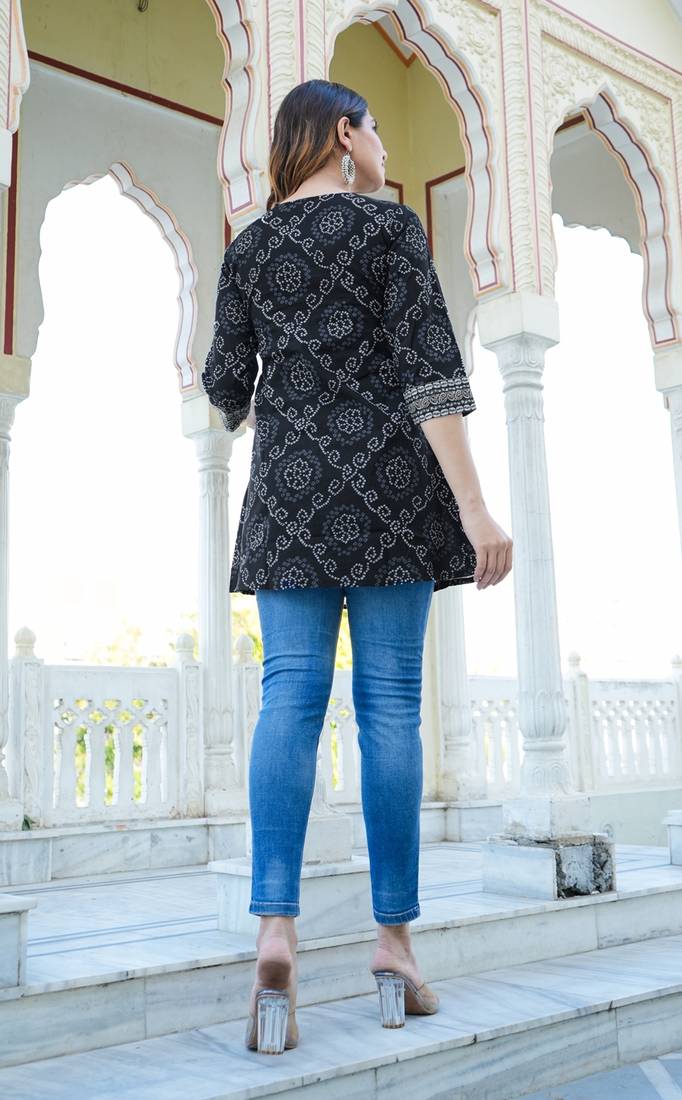 Women'S Cotton Bandhej Printed Short Kurti (Black)