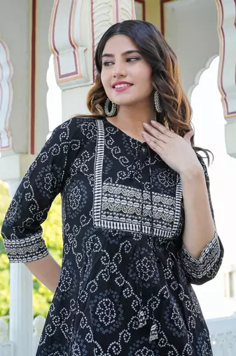 Women'S Cotton Bandhej Printed Short Kurti (Black)