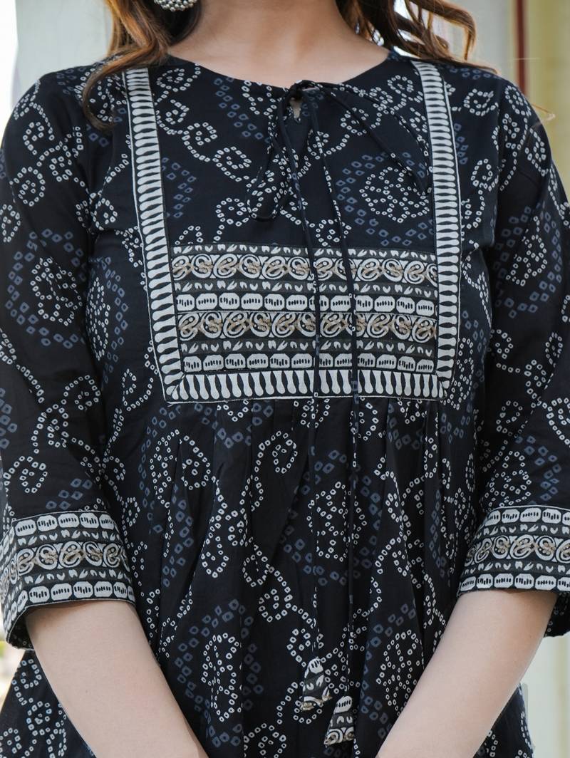 Women'S Cotton Bandhej Printed Short Kurti (Black)
