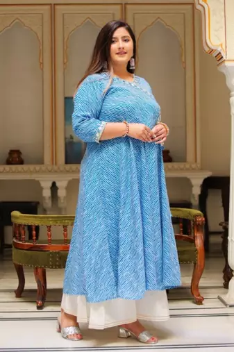 Women'S Plus Size Lehariya Printed Anarkali Kurti(Blue)