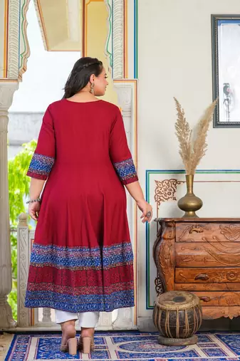 Women'S Plus Size Rayon Embroidered Anarkali Kurta (Maroon)