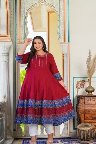 Women'S Plus Size Rayon Embroidered Anarkali Kurta (Maroon)