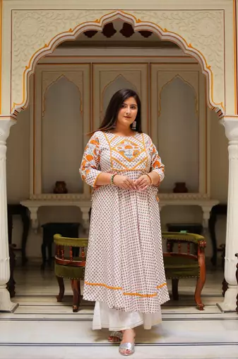 Women'S Plus Size Floral Printed Anarkali Kurti (Multi)