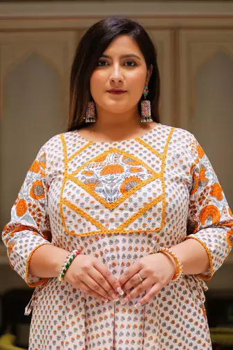 Women'S Plus Size Floral Printed Anarkali Kurti (Multi)