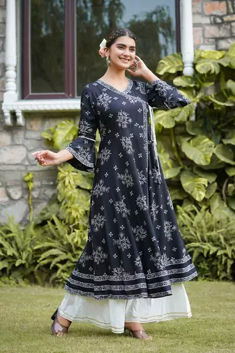Women'S Rayon Floral Printed Anarkali Kurti (Black)