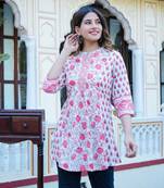 Women'S Floral Printed Short Kurti (White)