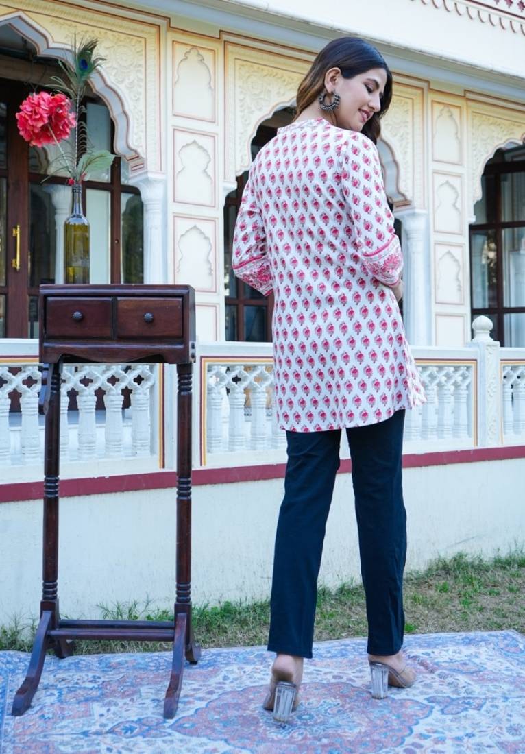 Women'S Floral Printed Short Kurti (White)