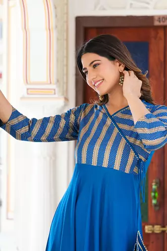 Women'S Rayon Stripe Printed Anarkali Kurti (Blue)