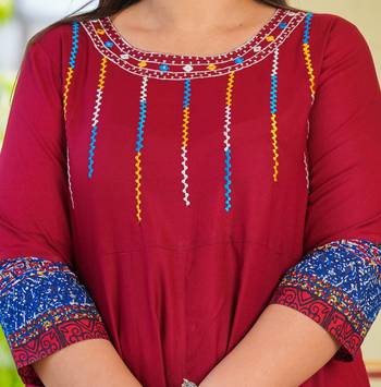 Women'S Plus Size Rayon Embroidered Anarkali Kurta (Maroon) 5