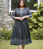 Women'S Plus Size Geomatrical Jamdani Printed Kurta (Black)