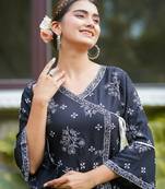 Women'S Rayon Floral Printed Anarkali Kurti (Black)