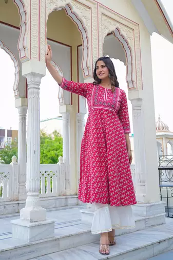 Women'S Rayon Floral Printed Anarkali Kurti (Red)