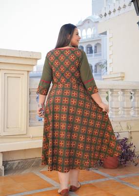 Women'S Floral Printed Pintucks Anarkali Kurta (Green) 2