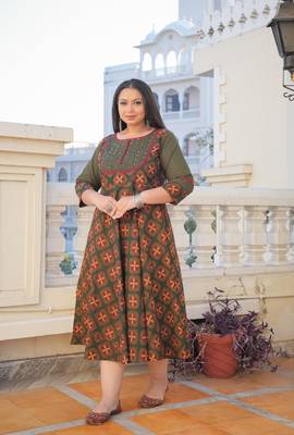 Women'S Floral Printed Pintucks Anarkali Kurta (Green) 3