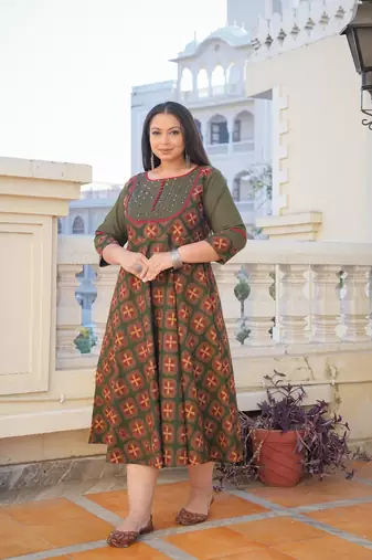 Women'S Floral Printed Pintucks Anarkali Kurta (Green)