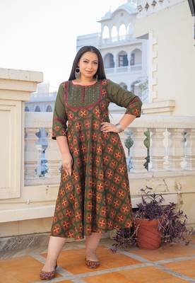 Women'S Floral Printed Pintucks Anarkali Kurta (Green) 4